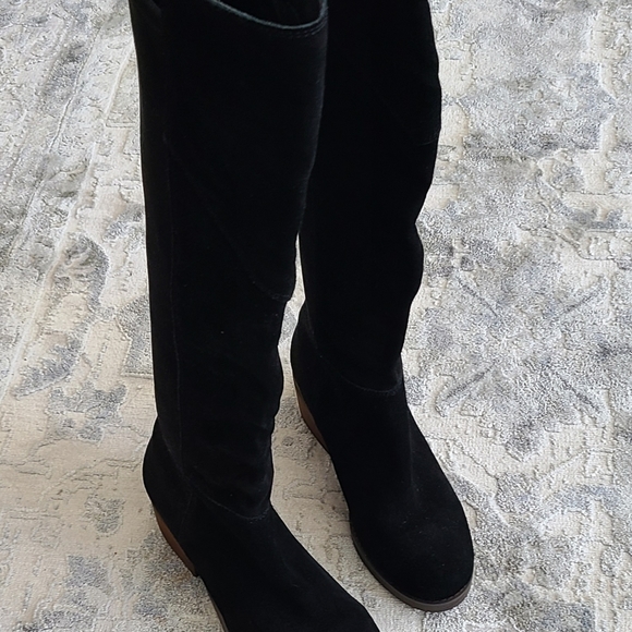 NWOT Lucky Brand black leather knee high boots. Size 7 - Picture 9 of 9